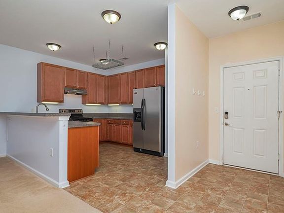 2nd image of 920 Southmoor Dr Unit 303