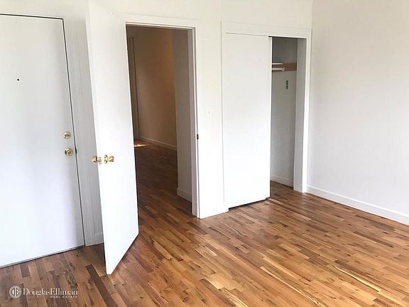 2nd image of 545 Bergen St APT 2R