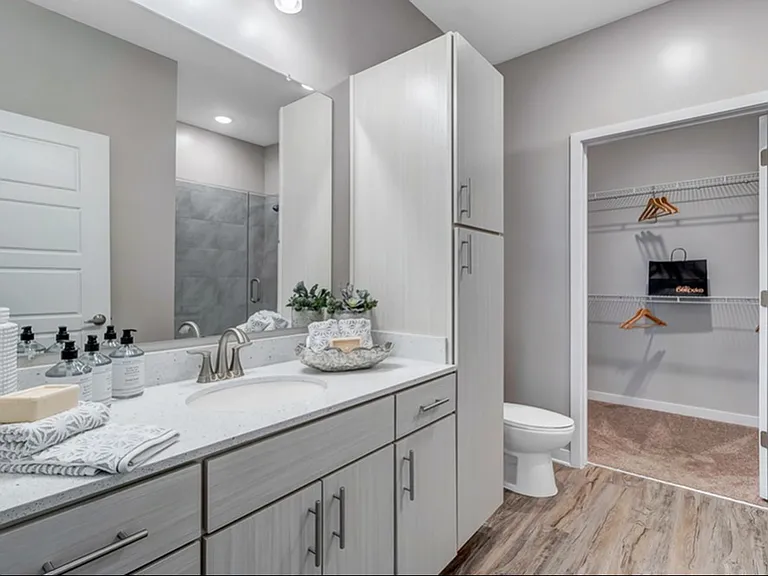 Nexus Brandon Apartments — Photo 20