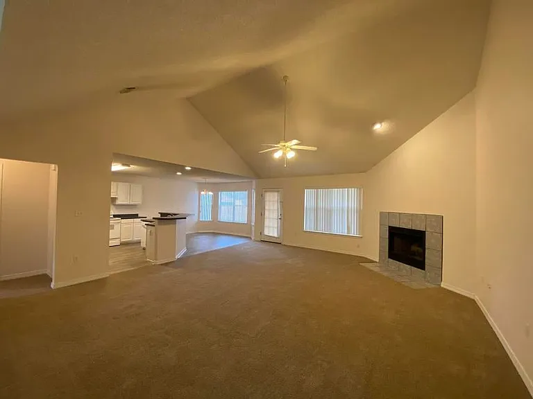6728 Leisure St — Photo 5