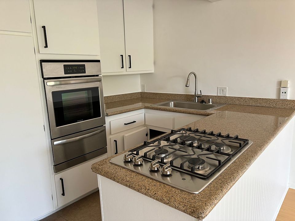1st image of 1617 N Poinsettia Pl #108