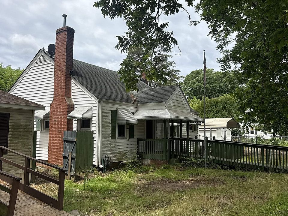 2nd image of 134 E Wilburn Ave