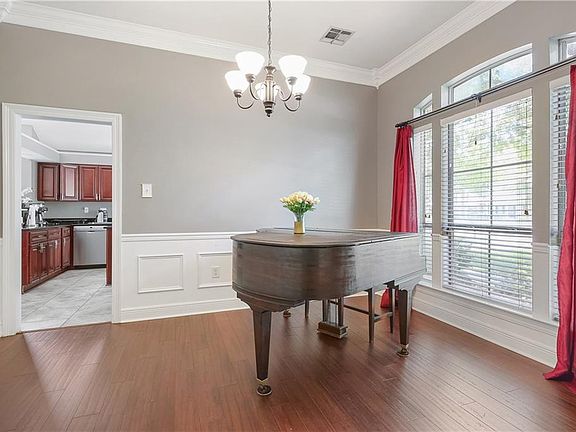 3rd image of 751 Rue Marseille