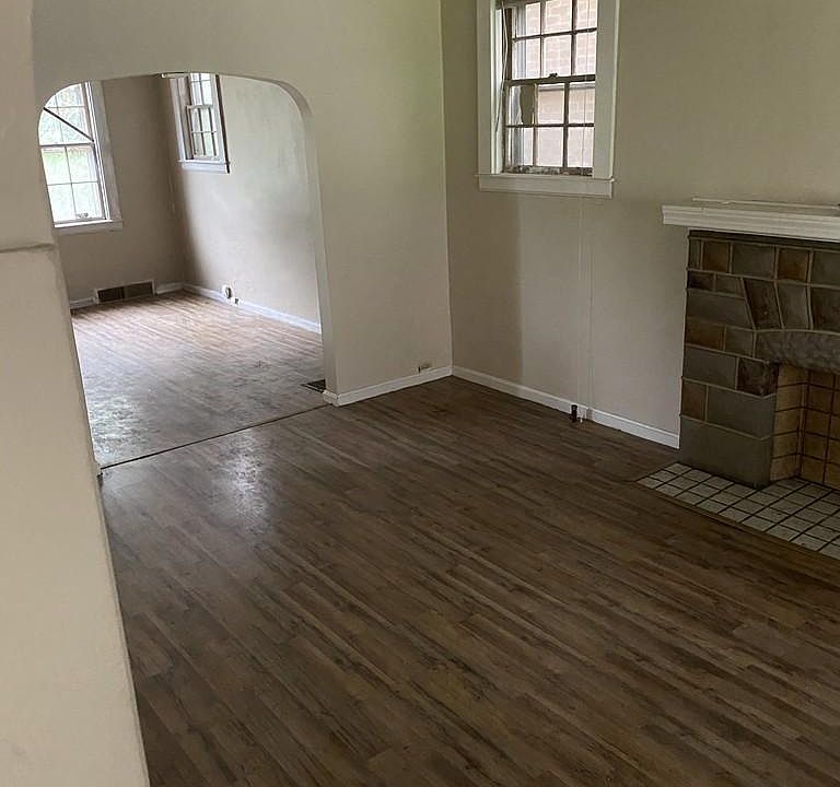 2nd image of 816 Franklin Ave #B
