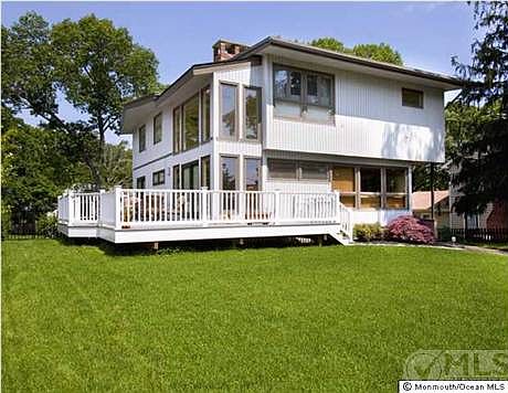 1st image of 10 Cranmoor Dr