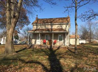 701 E 2nd St, Delavan, IL 61734