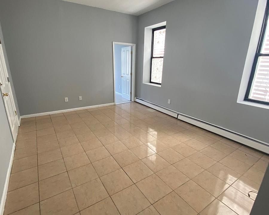 1st image of 136-138 S 7th St #1L