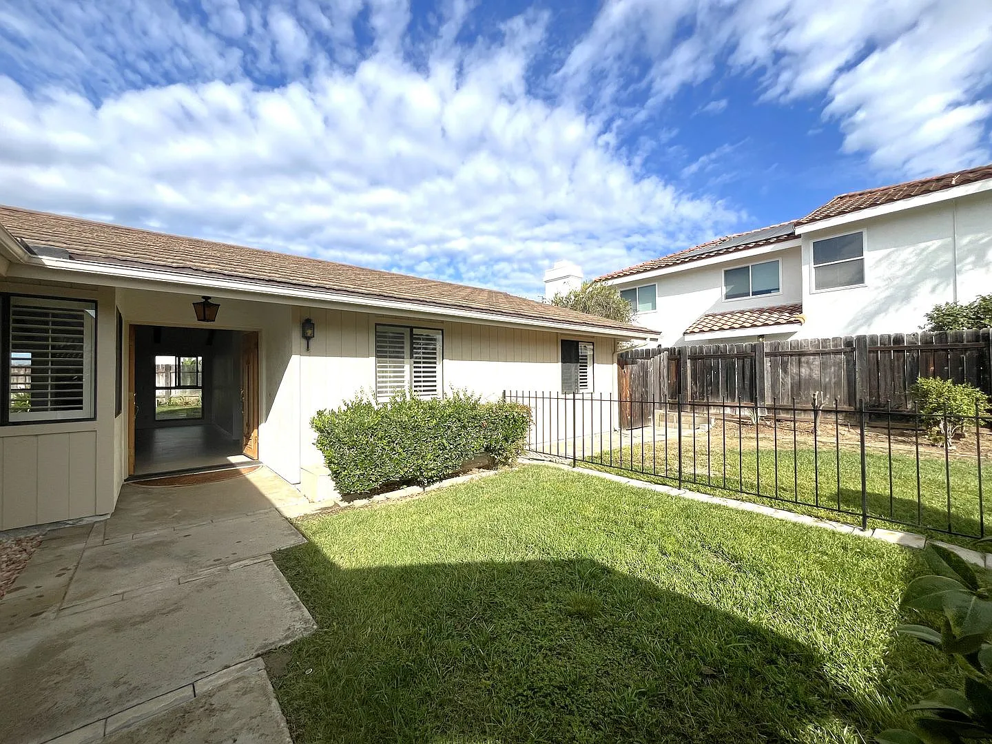 Light and Bright, Single-Story Home on a Spacious Lot in the Heart of La Costa: Steps to School &... — Photo 4