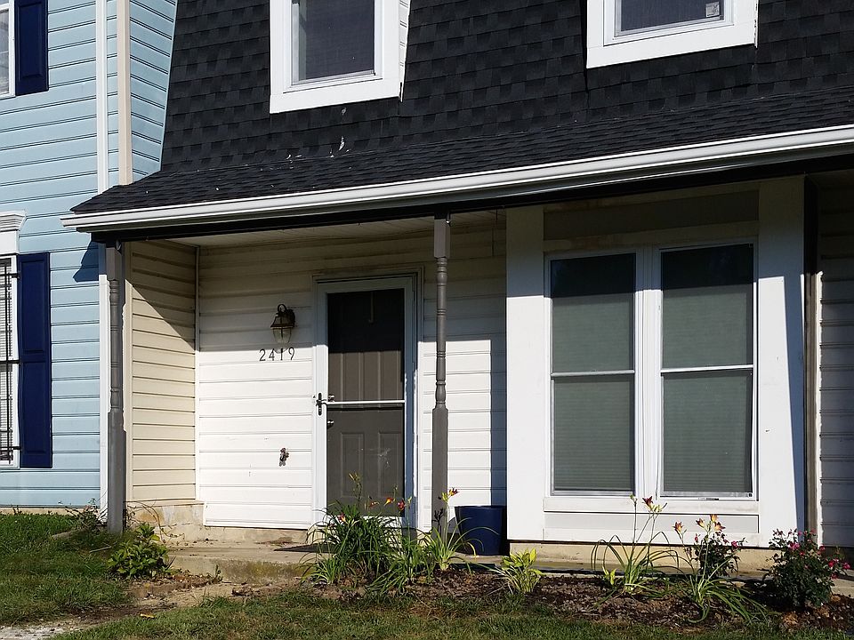 Front of home (new roof and windows)