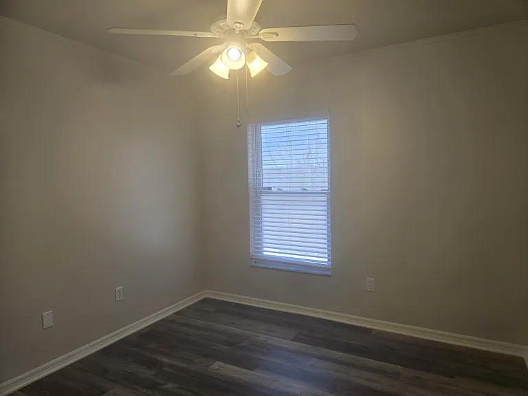 901 Beresford Way — Photo 10