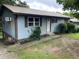 221 Pattie Gap Rd, Philadelphia, TN