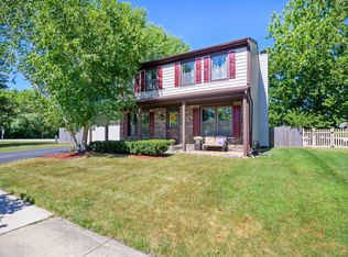 2S340 Continental Dr, Warrenville, IL 60555