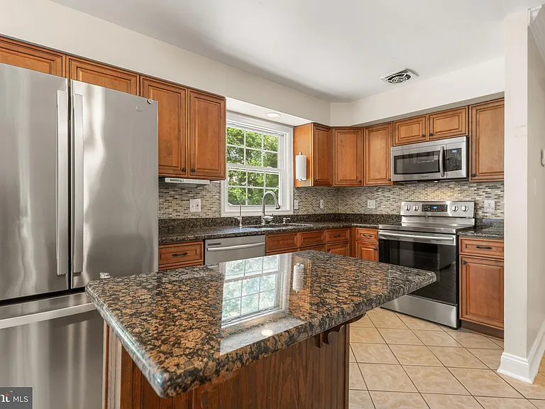 13204 Nickleson Dr — Photo 3