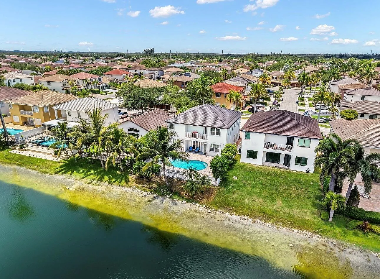 A B At Tamiami Trail Phas — Photo 4