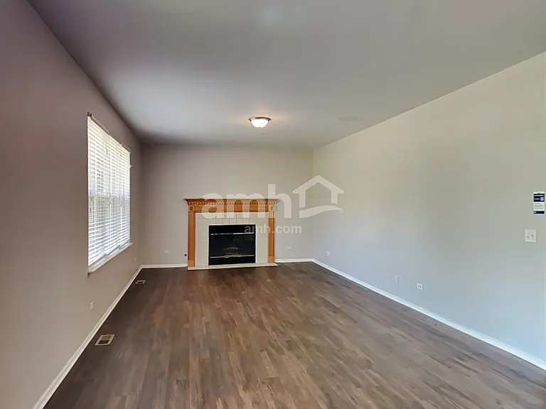 1575 Arlington St — Photo 7