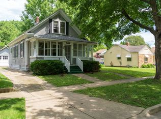 562 Algona Ave, Elgin, IL 60120