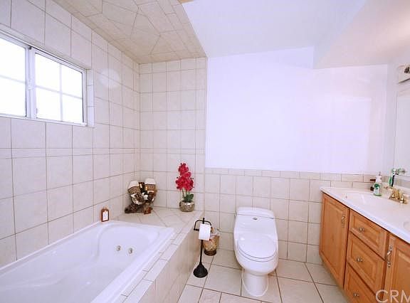3rd image of 15015 Manecita Dr
