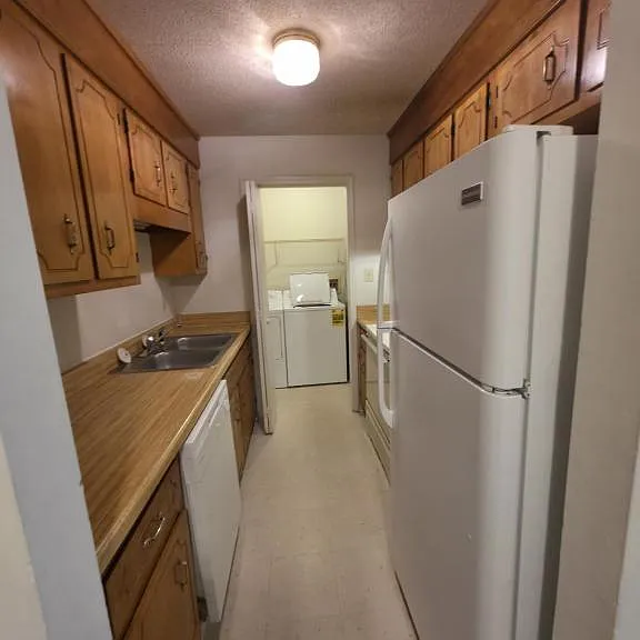 208 Beech St — Photo 7