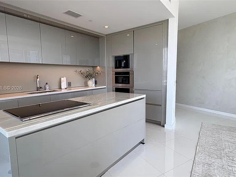 18975 Collins Ave #905 — Photo 4