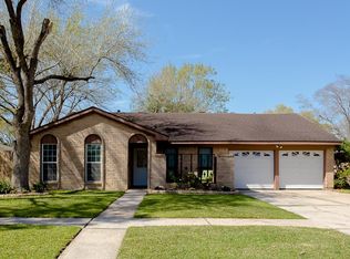 967 Wavecrest Ln, Houston, TX 77062