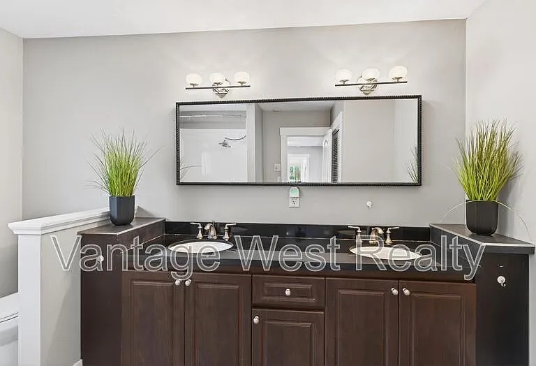 3940 Angus Dr — Photo 12