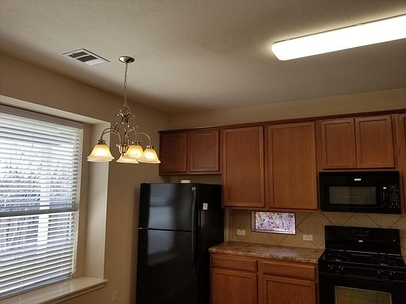 5th image of 2104 Rockland Dr