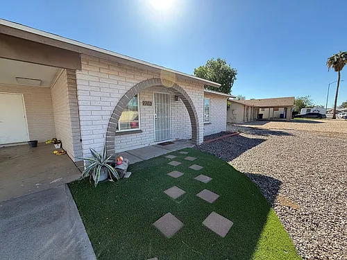 2263 E Hampton Ave Photo 1