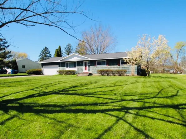 521 Pinnacle Rd, Rochester, NY 14623