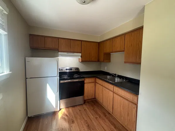 1100 Miller St APT 5, Washington, IL 61571