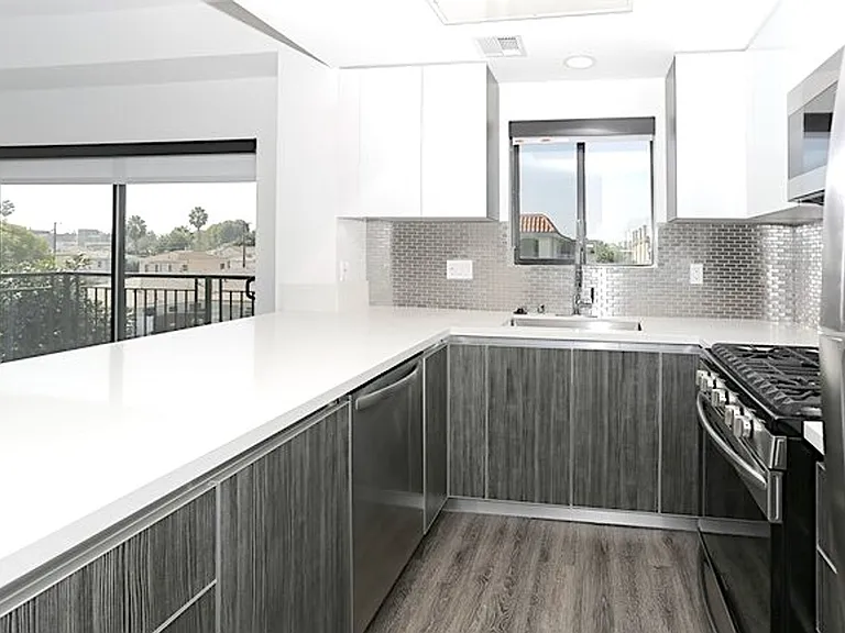 8748 Reading Ave — Photo 8
