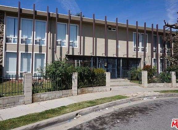 2nd image of 14005 S Berendo Ave