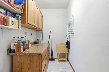 705 Eastview Dr — Photo 15