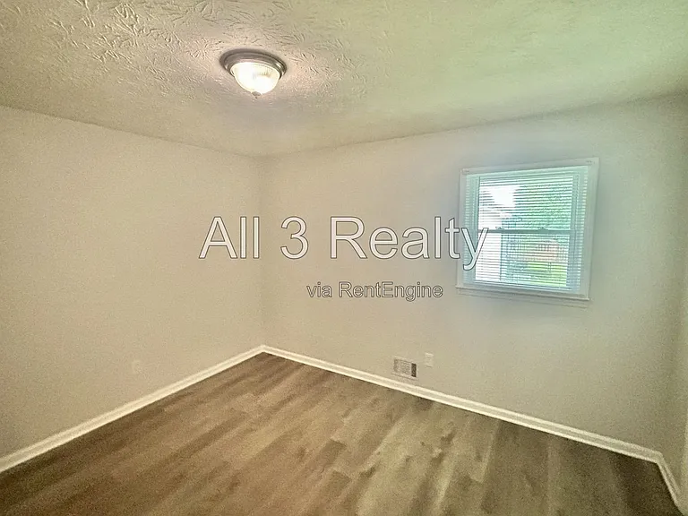 293 Rogers St — Photo 3