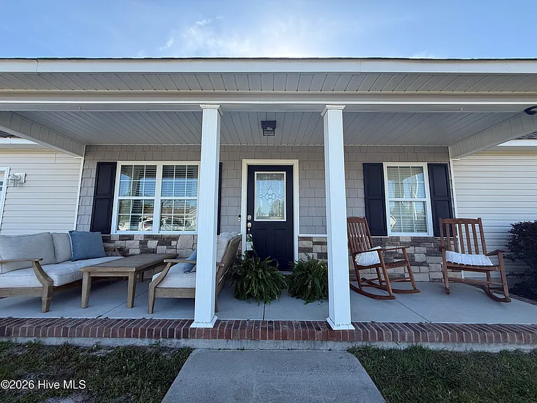 613 Parsley Dr — Photo 2