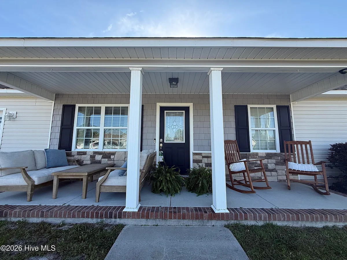 Building Photo - 613 Parsley Dr