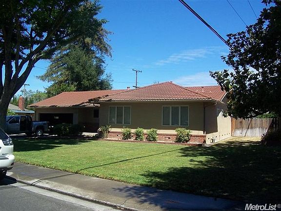 4th image of 229 E Canterbury Dr