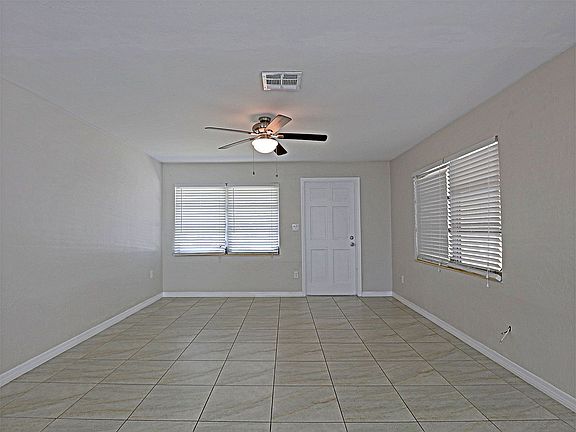 4th image of 5727 Winkler Rd