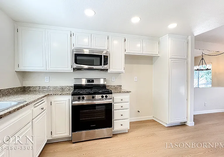 1815 Tipperary Ln — Photo 8