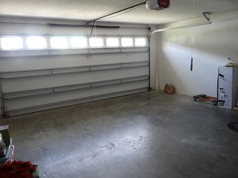 2528 Oriole Dr — Photo 17