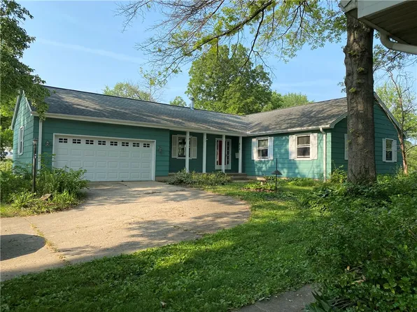 513 Ashby Dr, Charleston, IL 61920