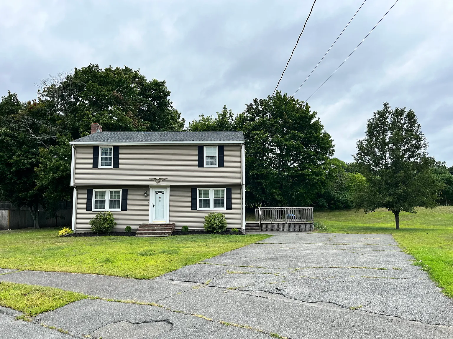 4 bed, 1992 sqft, $4,000 — Photo 1