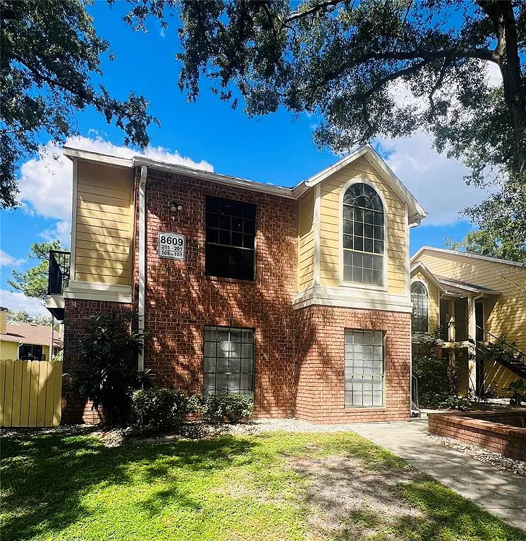 1 bed, 1.0 bath, 581 sqft, $1,250 — Photo 2