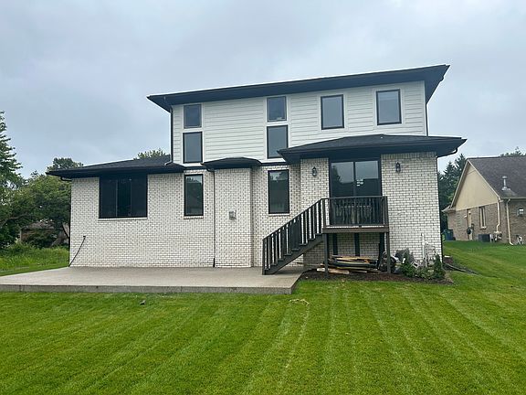4th image of 1683 Delta Dr