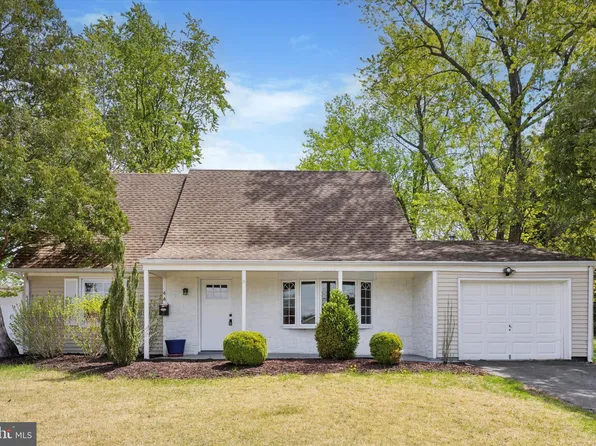 44 Gaylord Cir, Willingboro, NJ 08046
