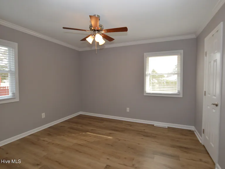 1008 Schall Pl — Photo 10