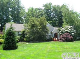 3 Elm Ln, Rumson, NJ 07760