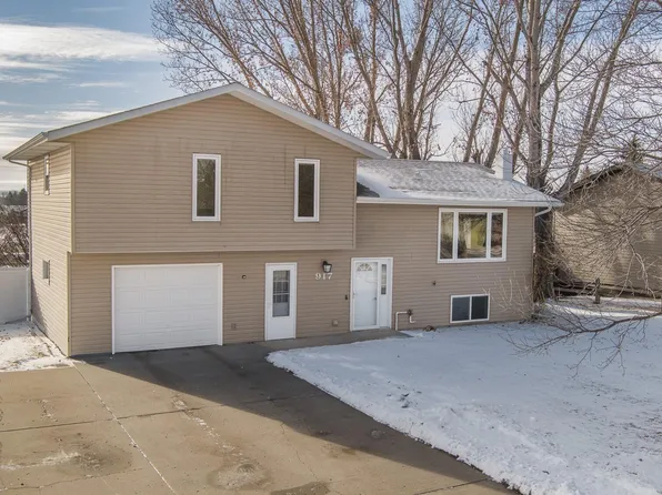 917 Elbowoods Dr, Hazen, ND 58545