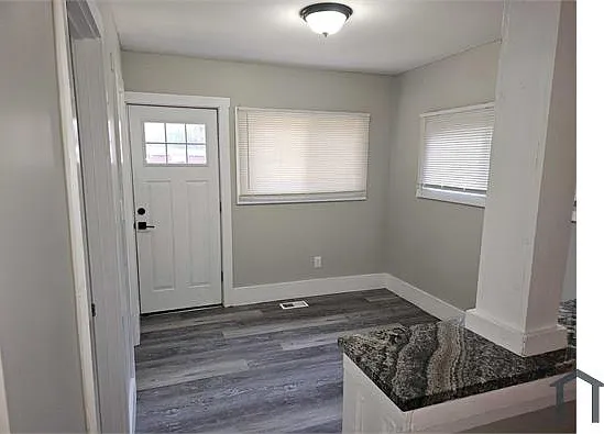 6 bed, 2600 sqft, $2,950 — Photo 1