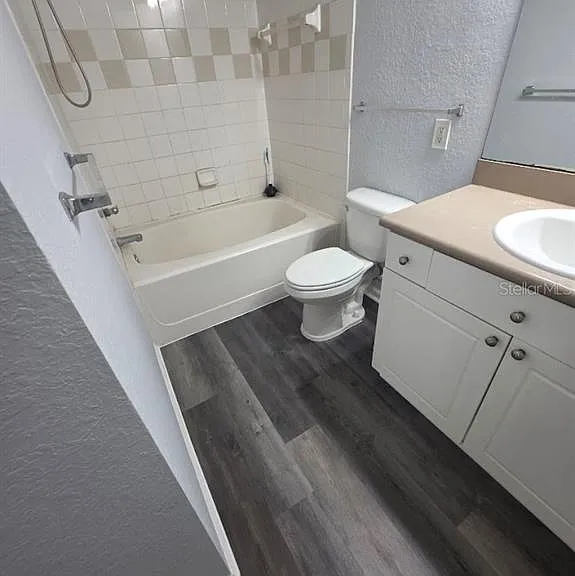 9401 Crescent Loop Cir #203 — Photo 9