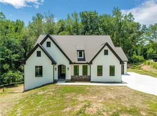 4411 Shoreline Dr, Gainesville, GA 30506
